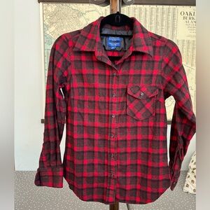 Pendleton Originals Women’s S Petite 100% Virgin Wool Red Black Flannel Shirt